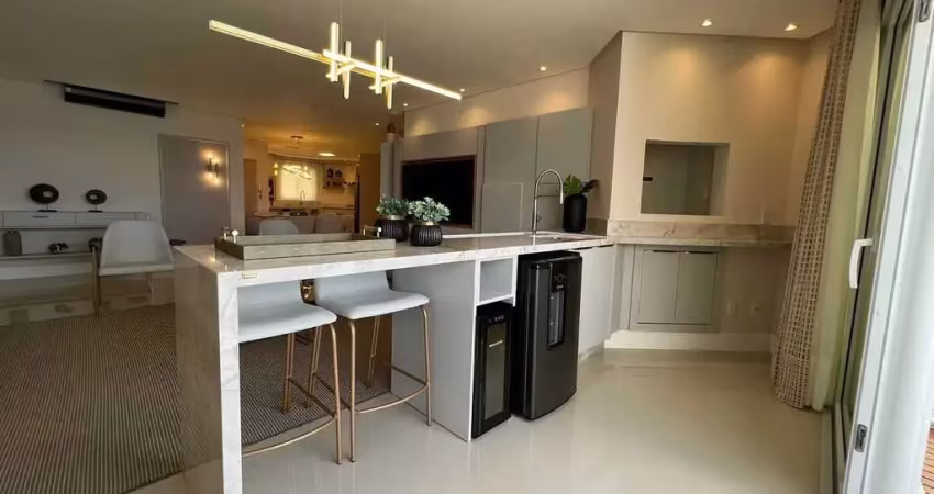 Apartamento Quadra Mar com 3 suítes e 3 vagas na Barra Norte em Balneário Camboriú