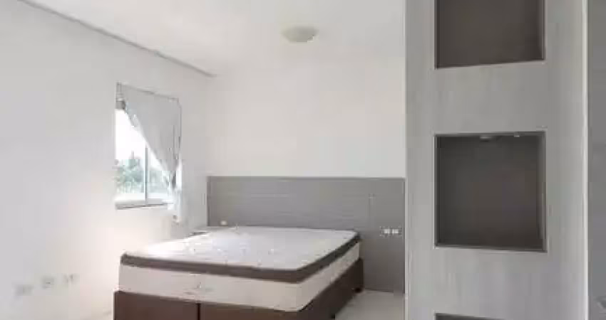 Apartamento com 1 dormitório amplo, sacada, mobiliado em condomínio completo no Areias em Camboriú