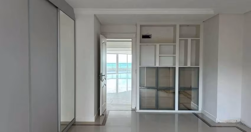 Diferenciado com 4 suítes, 2 com hidro e 3 vagas de garagem na Barra Sul em Balneário Camboriú