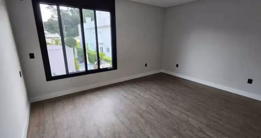 Casa em condomínio com 5 dormitórios sendo 3 suítes + 2 demi e 6 vagas na Praia Brava em Itajaí