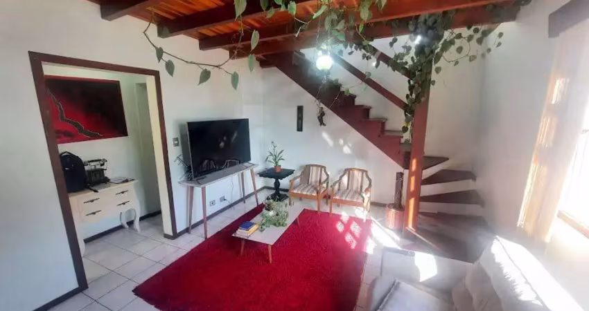 Casa à Venda,  150 m² , 3 Dormitórios, 1 Suíte, Carianos, Florianópolis/SC