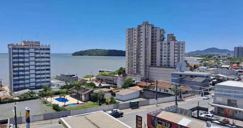Apartamento com 2 suítes e 1 vaga de garagem no centro de  balneário piçarras a 100 m do mar