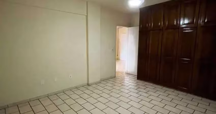 Apartamento com 3 dormitórios sendo 1 suíte e 1 vaga de garagem no Bairro Andorinha em Itapema