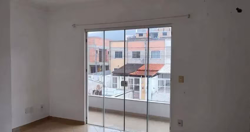 Sobrado com 3 quartos sendo 1 suíte e 2 vagas de garagem em camboriú