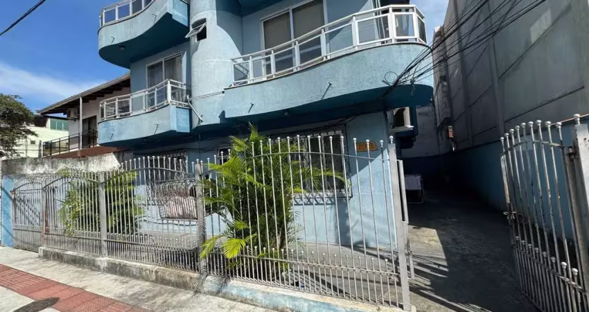 Prédio Residencial com 7 Apartamentos de 2 Quartos sendo 1 Suíte Oportunidade para Locação