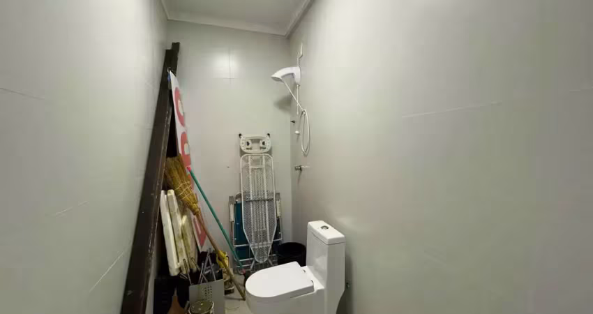 Triplex com 3 dormitórios sendo 2 suítes e 2 vagas de garagem no Bairro Canto da Praia em Itapema