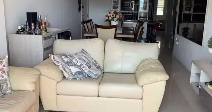 Apartamento de 1 suíte + 2 quartos, mobiliado a 100m do mar em balneário perequê
