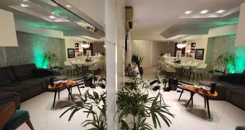 Apartamento mobiliado com 2 suítes e 3 vagas de garagem na barra sul