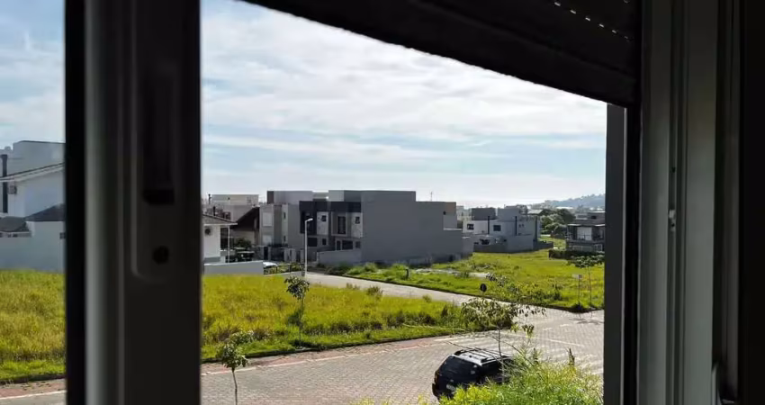Sobrado com 3 dormitórios sendo 1 suíte e 2 vagas de garagem no Bairro Ferraz em Garopaba
