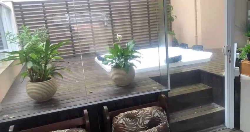 Apartamento com 03 dormitórios e 220m² privativos aprox. 30m da praia do gravatá de navegantes/sc.