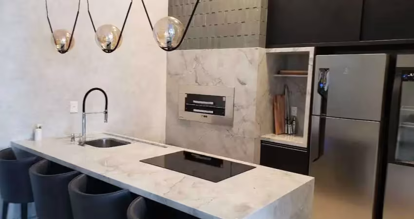 Apartamento com 2 dormitórios sendo 1 suíte e 2 vagas de garagem na Meia Praia em Itapema