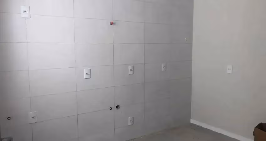 Casa com 3 dormitórios sendo 1 suíte, 2 vagas de garagem no centro de balneário piçarras