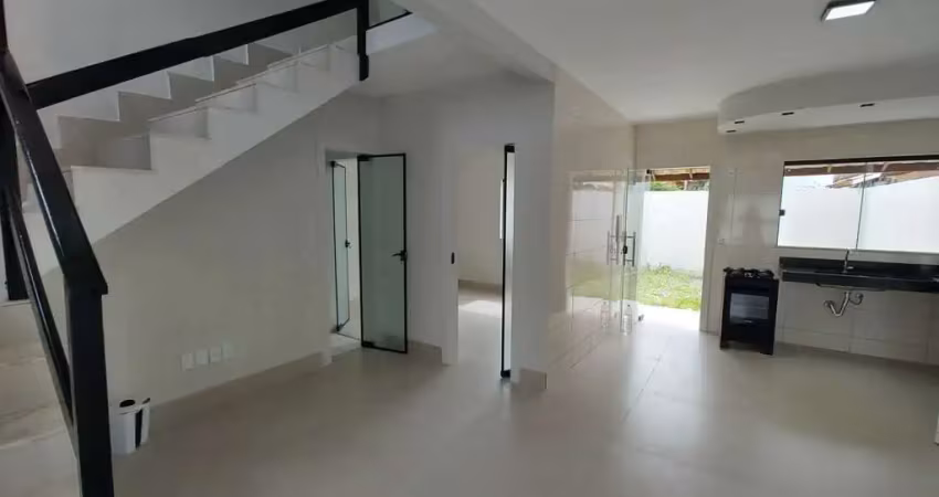 Casa individual com 3 dormitórios sendo 2 suítes a 5 min da praia em Porto Seguro, Bahia.
