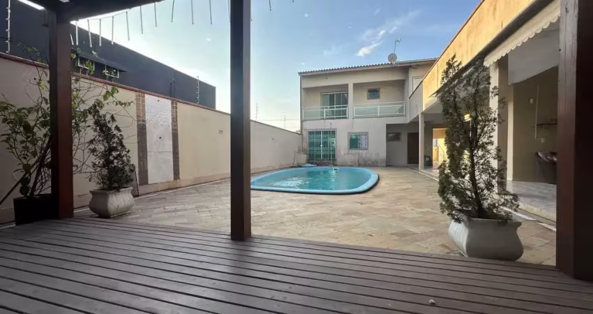 Casa com 4 suítes e 3 vagas de garagem no Dom Bosco em Itajaí