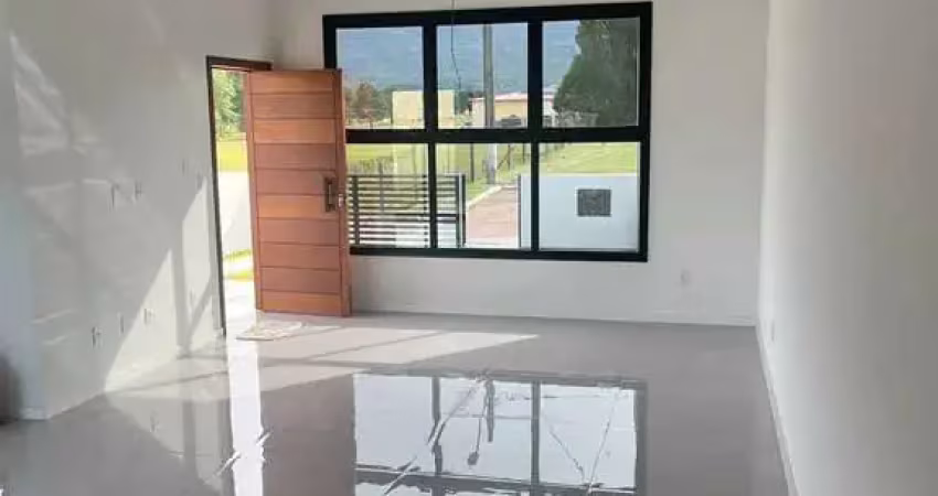 Casa Pronta Para Morar Térrea Com 3 Dormitórios Sendo 1 Suíte  No Jardim Rio Vermelho em Fpolis SC