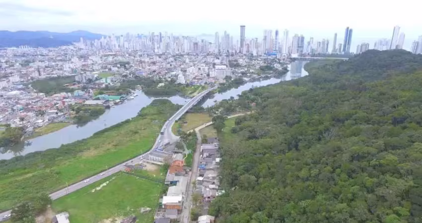 Terreno  - Balneário Camboriú e Camboriú!!