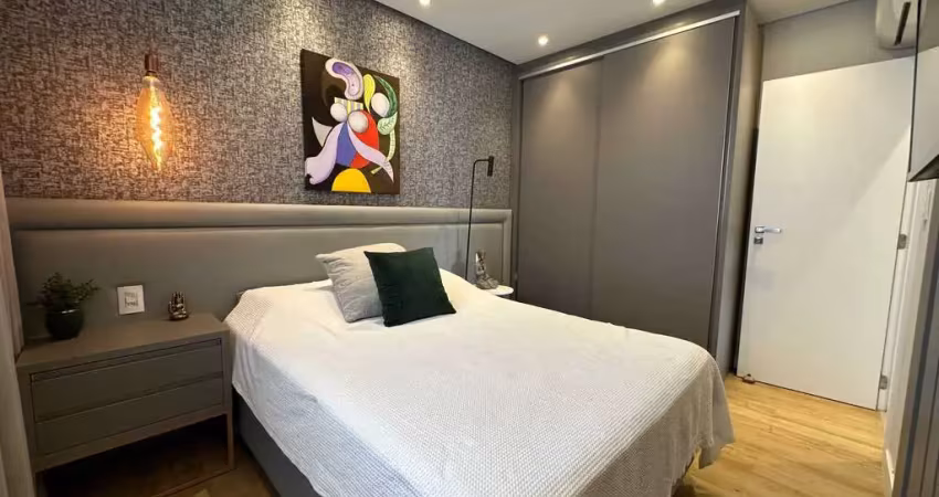 Apartamento mobiliado com 3 dormitórios sendo 1 suíte e 2 vagas de garagem em Cabeçudas