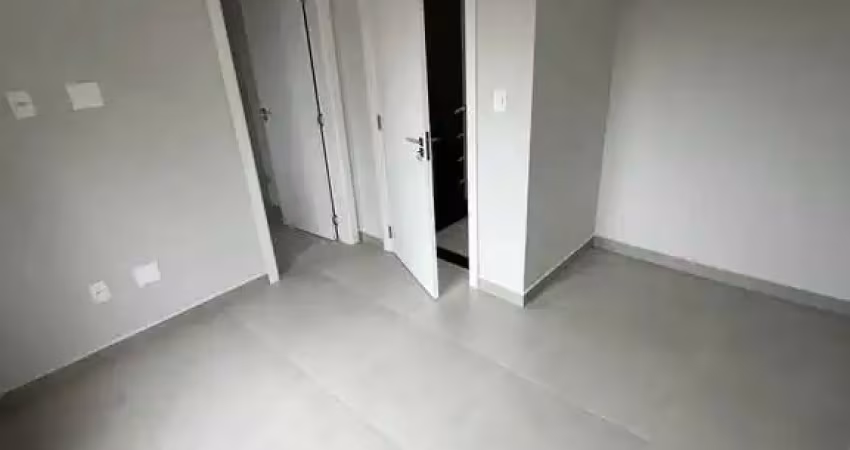 Sobrado com 2 suítes e 1 vaga de garagem em Canto Grande - Bombinhas