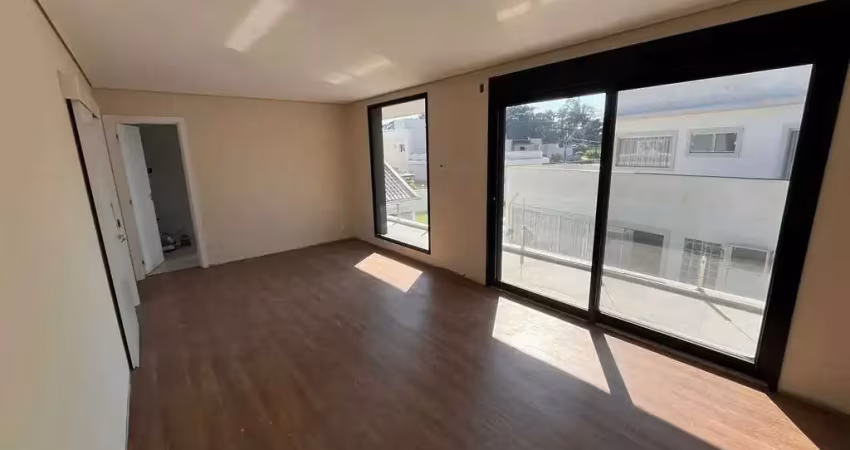 Casa alto padrão com 4 suítes e 4 vagas de garagem no bairro Santa Regina em Camboriú