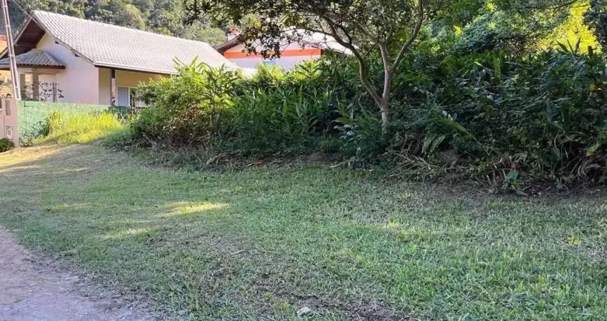 Terreno para venda possui 1.019,00 m2 em Praia do Estaleiro - Balneário Camboriú