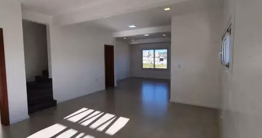 Casa Alto Padrão com 3 dormitórios sendo 1 suíte e 2 vagas no Bairro Ferraz - Garopaba/SC