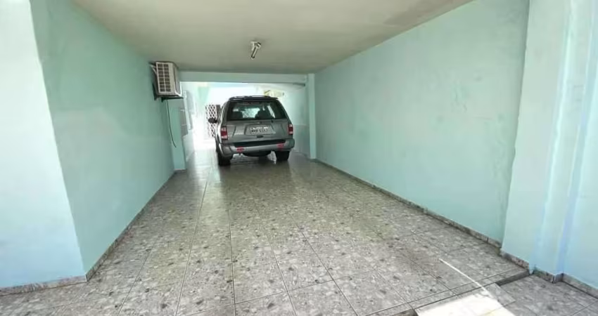 Casa com 4 dormitórios sendo 1 suíte e 5 vagas de garagem com piscina privativa - Balneário Camboriú