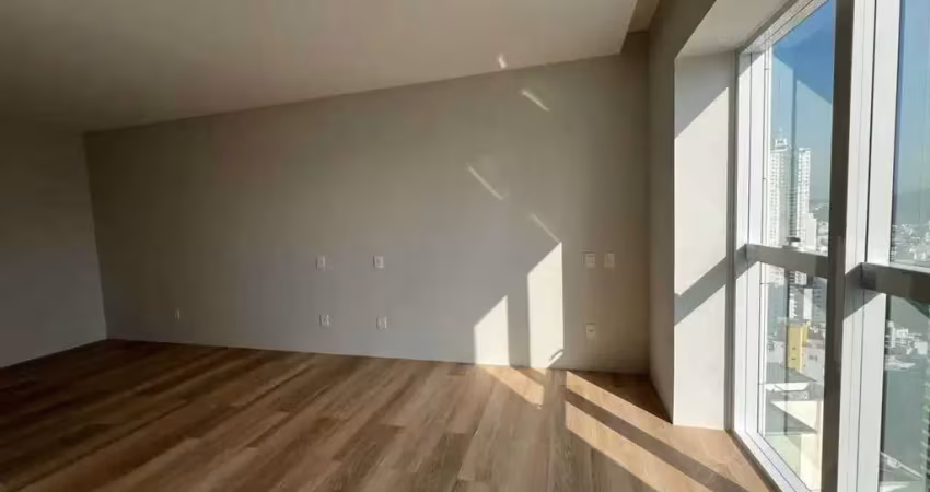 Apartamento com vista mar 4 suítes e 3 vagas de garagens no Bairro Pioneiros em Balneário Camboriú
