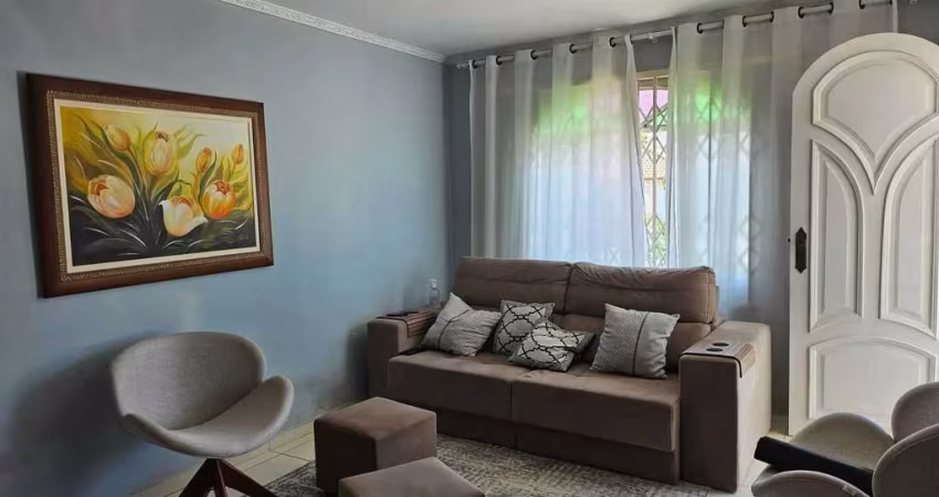 Casa com 3 dormitórios e 2 vagas de garagem na Bela Vista em São Jose