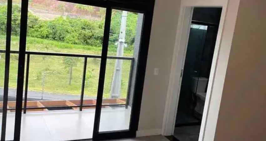 Sobrado com 3 suítes e 2 vagas de garagem no Bairro Rio Pequeno em Camboriú