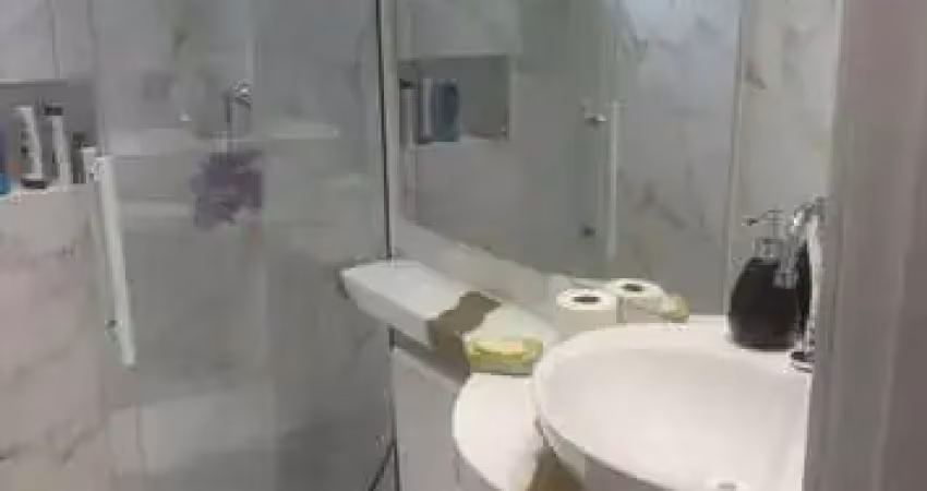 Apartamento Mobiliado com 2 Dormitórios e 1 Vaga de garagem no Bairro Cedro em Camboriú