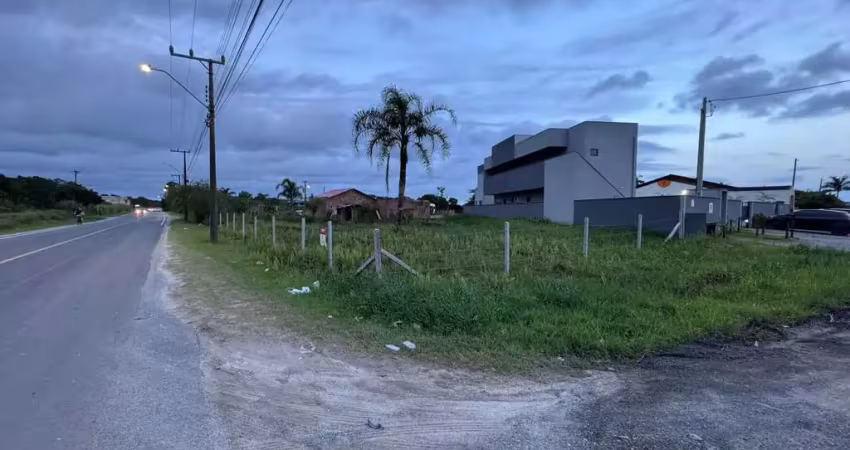 Terreno com 405,78m2 bem localizado em frente a avenida e em bairro comercial em Itapoá