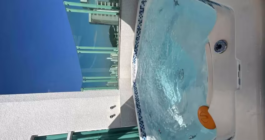Cobertura Duplex vista mar com 4 suítes e 3 vagas no Bairro Pioneiros em Balneário Camboriú
