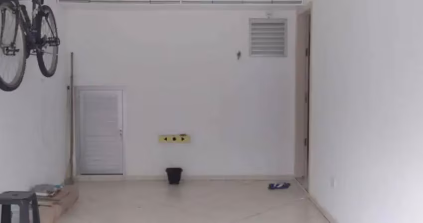 Sobrado em condomínio com 2 dormitórios sendo 1 suíte, 2 vagas de garagem em Santa Clara, Itapoá