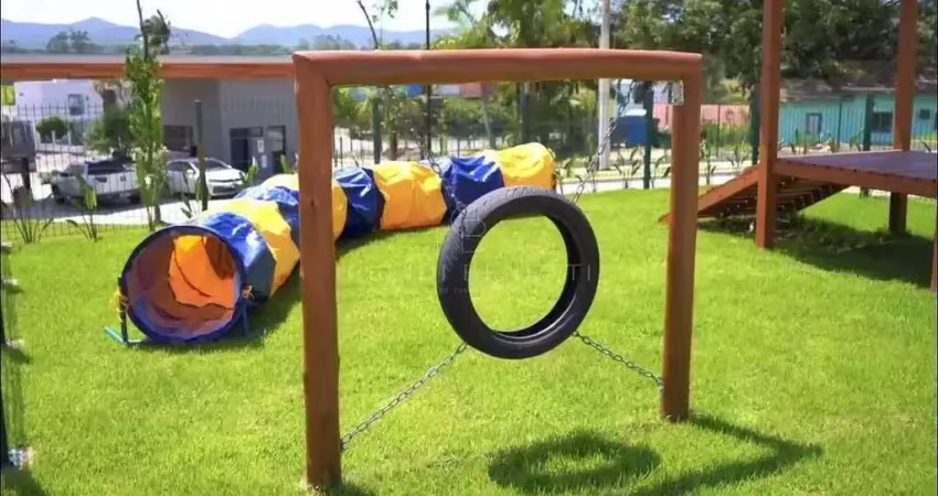 Terreno com 200m2 em condomínio fechado em Itajaí