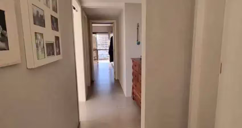 Apartamento com 4 dormitórios sendo 1 suíte e 1 vaga no Centro de Itajaí