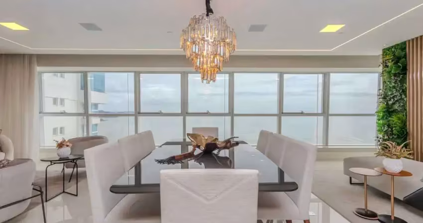 Apartamento frente mar com 3 suítes e 6 vagas de garagem no centro em balneário camboriú