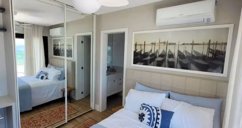 Casa Alto Padrão com 3 suítes e 2 vagas no Bairro Praia da Vigia - Garopaba/SC