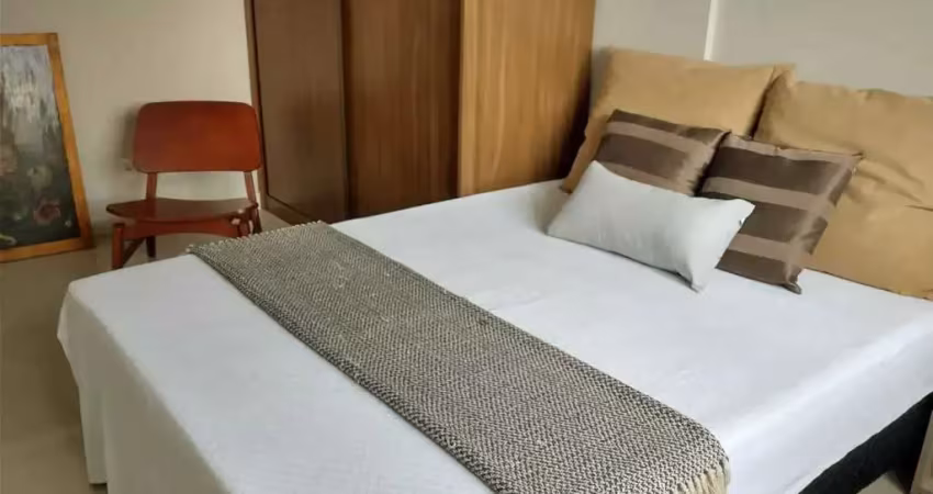 Apartamento mobiliado com 2 dormitórios sendo 1 suíte e 1 vaga a 200 m da praia de canasvieiras