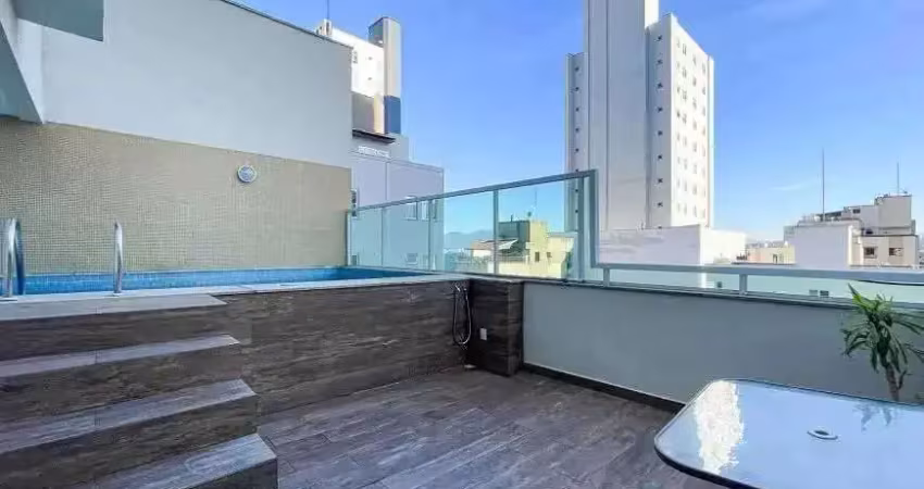 Apartamento mobiliado com 3 dormitórios sendo 1 suíte e 2 vagas no centro de balneário camboriú