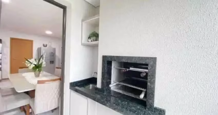 Apartamento mobiliado com 2 quartos sendo 1 suíte e 1 vaga aprox. 100m da praia alegre em penha/sc