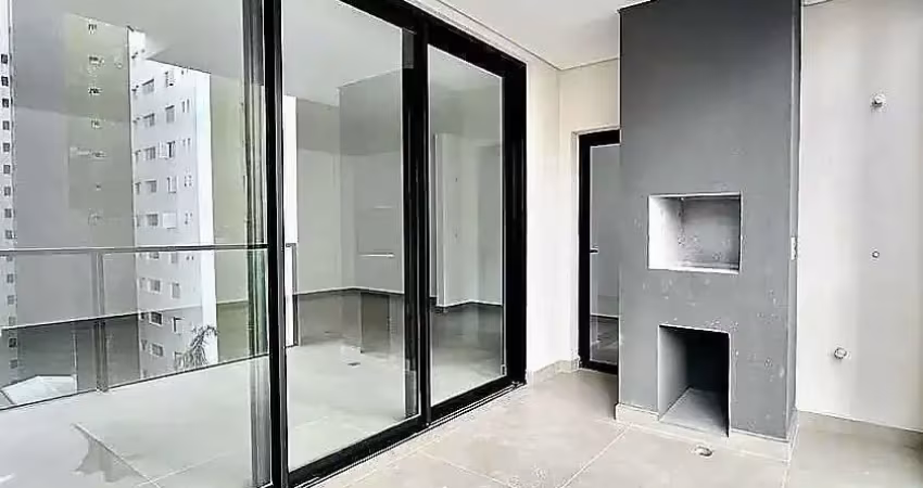 Apartamento com 3 dormitórios sendo 1 suíte e 2 vagas de garagem em curitiba