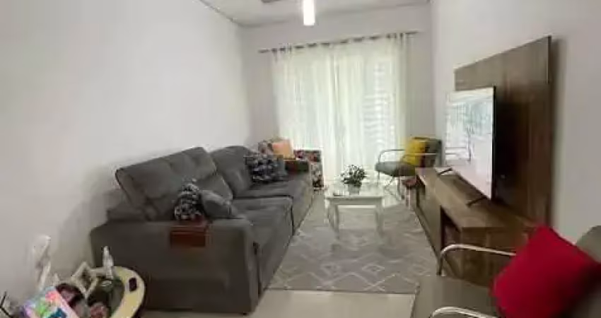 Sobrado triplex com 4 suítes e 3 vagas de garagem em balneário camboriú