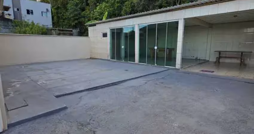 Casa com 160m2, 2 dormitórios e 5 vagas de garagem em penha - sc
