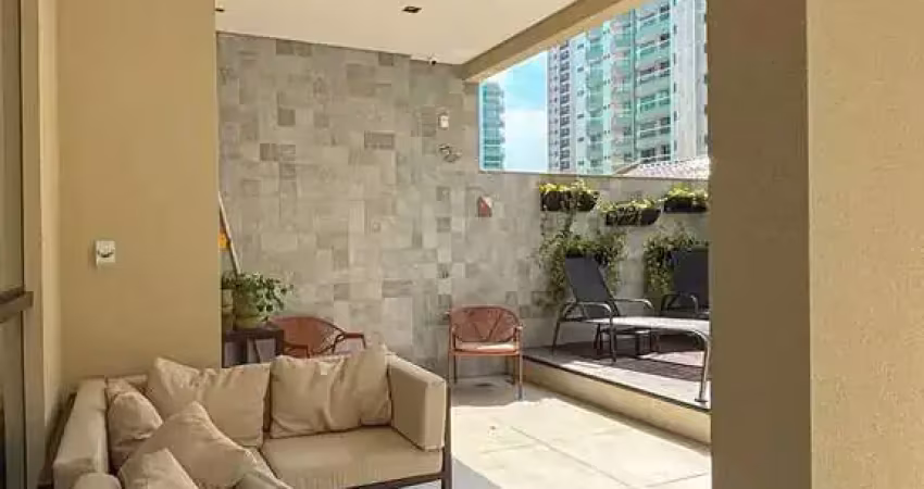 Apartamento mobiliado com 3 suítes e 3 vagas de garagem na meia praia em itapema