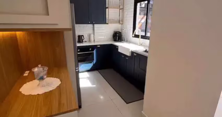 Apartamento mobiliado com 3 suítes e 2 vagas de garagem no bairro perequê em porto belo