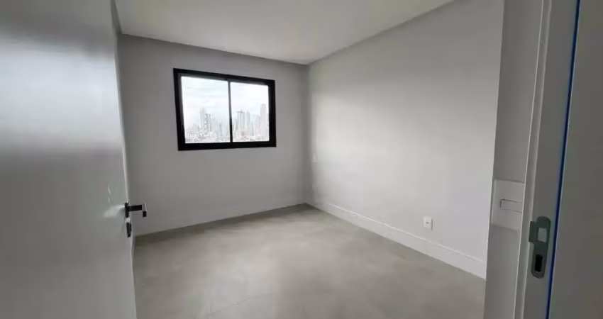 Apartamento com 2 dormitórios sendo 1 suíte e 1 vaga de garagem em itajaí