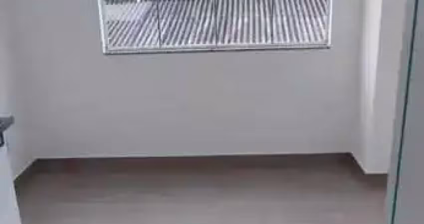 Casa com 2 dormitórios sendo 1 suíte e 1 vaga na garagem em navegantes.