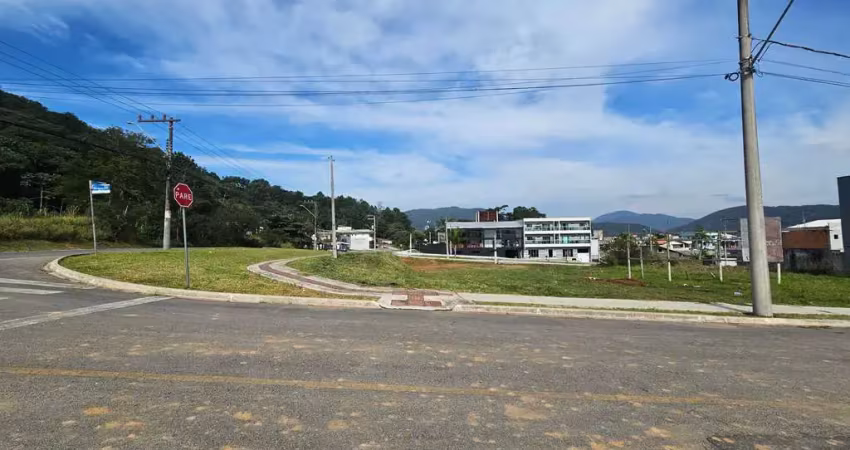 Terreno de esquina com 543,58 m² no bairro da barra em balneário camboriú sc