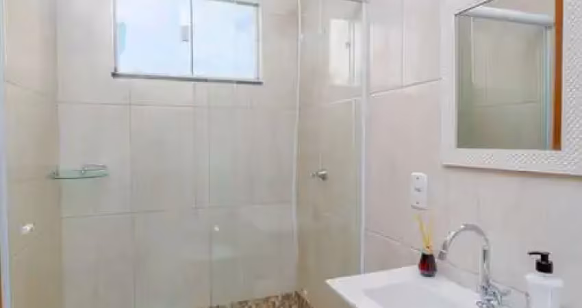 Sobrado completo com 2 suítes 1 vaga e área gourmet próximo da praia com em balneário piçarras