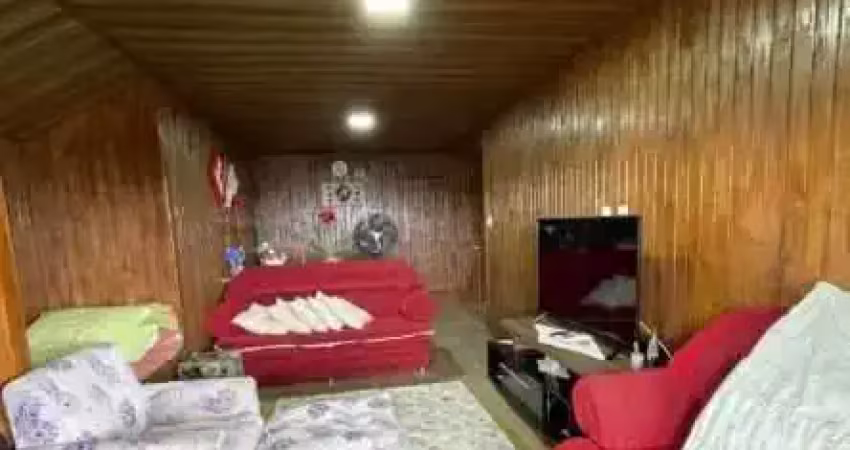 Casa semi-mobiliada com 2 dormitórios sendo 1 suíte aprox. 400m da praia de armação - penha/sc.